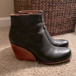 KORK-EASE leather wedge booties